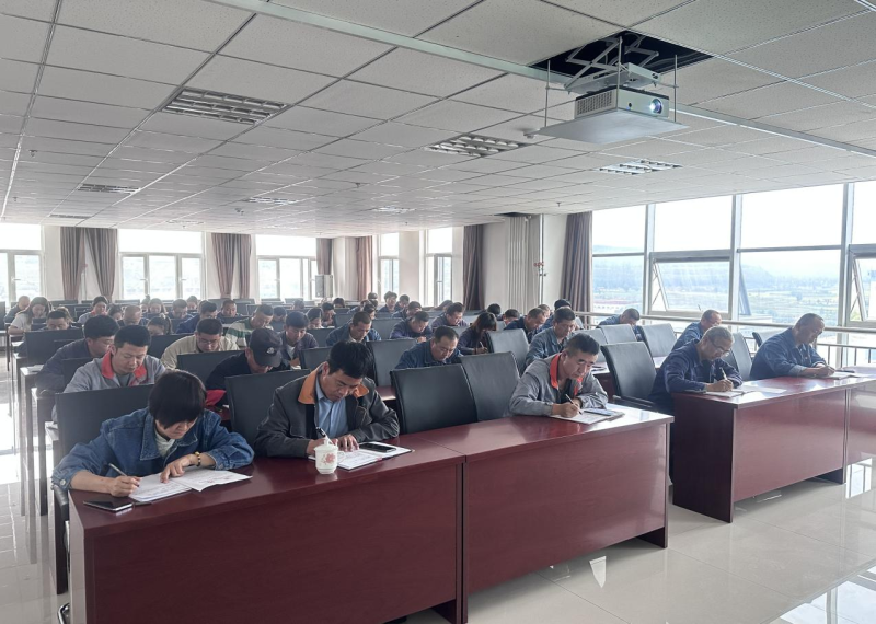 廉當&ldquo;鐮&rdquo;可以除雜念   欲為&ldquo;獄&rdquo;勢必積災(zāi)難 &mdash;&mdash;集團紀委書記為物產(chǎn)工投公司黨員干部、關(guān)鍵人員 授主題教育廉政專題黨課