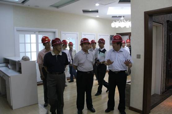 青海省經(jīng)濟(jì)委員會黨組書記、主任，省國資委  黨委副書記、副主任吳海昆實地考察物產(chǎn)集團(tuán)重點項目