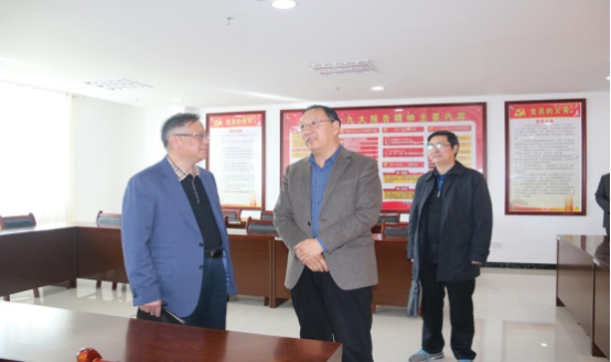 省委常委、省總工會主席馬吉孝等一行蒞臨青海物產(chǎn)集團公司視察，調(diào)研指導(dǎo)道路貨運企業(yè)建會、貨運司機入會等工作