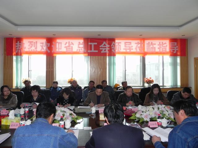 深入車(chē)間班組、&ldquo;零距離&rdquo;接觸職工、體驗(yàn)職工生活、傾聽(tīng)職工心聲