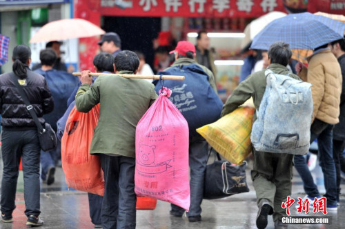 聚焦春節(jié)&ldquo;恐歸族&rdquo;：近鄉(xiāng)情怯，恐懼何來？(圖)